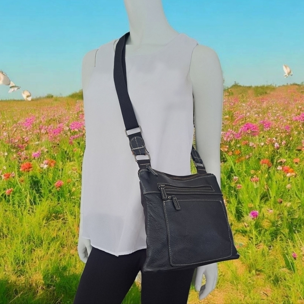 Roots Black Leather Crossbody Bag Purse Shoulder Bag Adjustable Strap